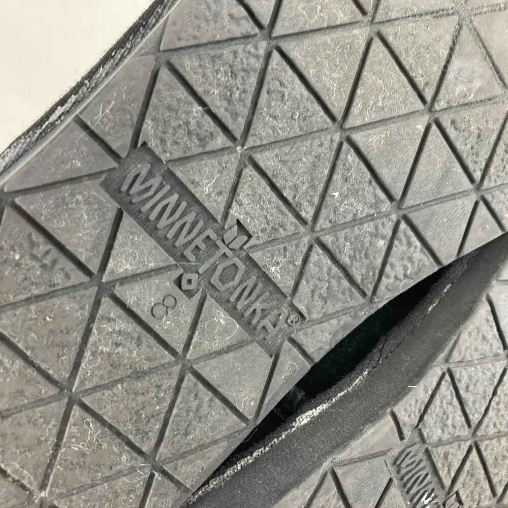 Minnetonka women sz